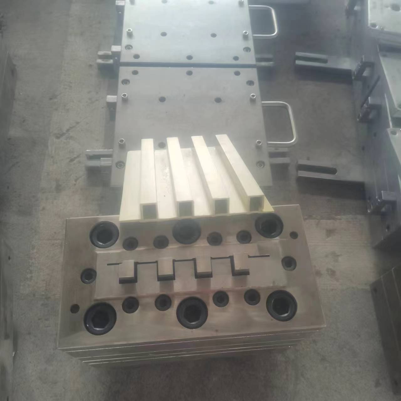 PVC木塑、發(fā)泡模具
